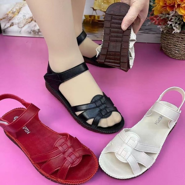 Nuevos zapatos de madre de piel de vaca