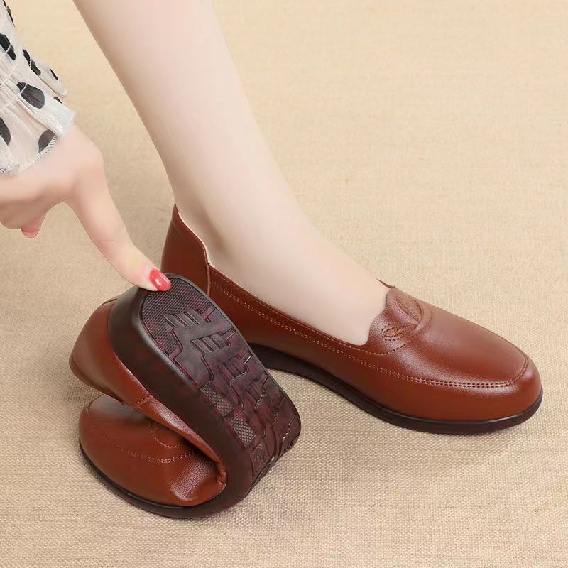 Zapatos de piel cómodos con suela suave para verano