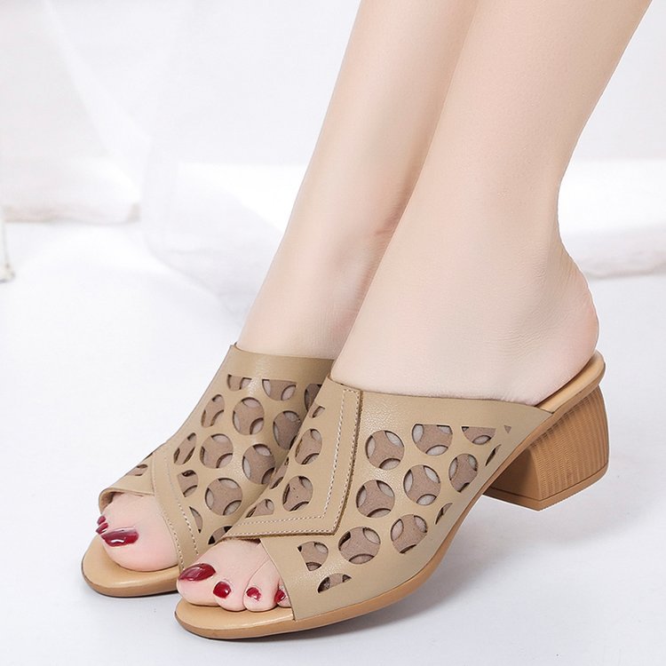 Sandalias romanas con boca de pez