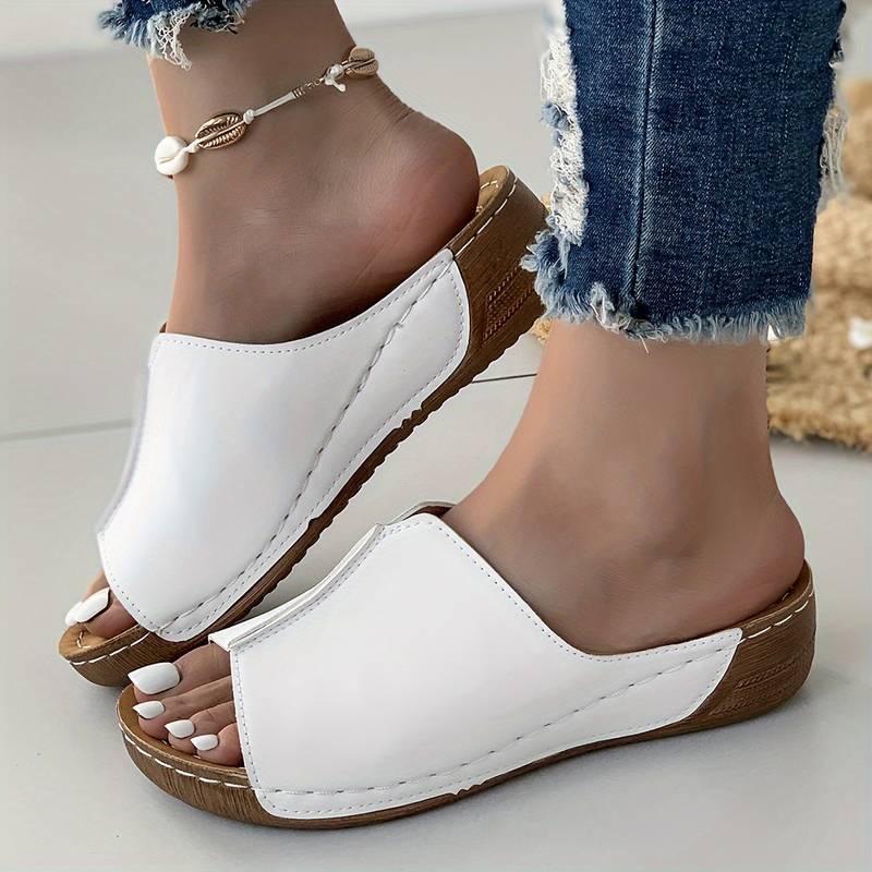 Nuevas sandalias de cuña 2025