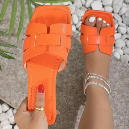 Sandalias simples con punta cuadrada