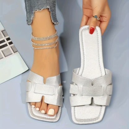 Sandalias simples con punta cuadrada