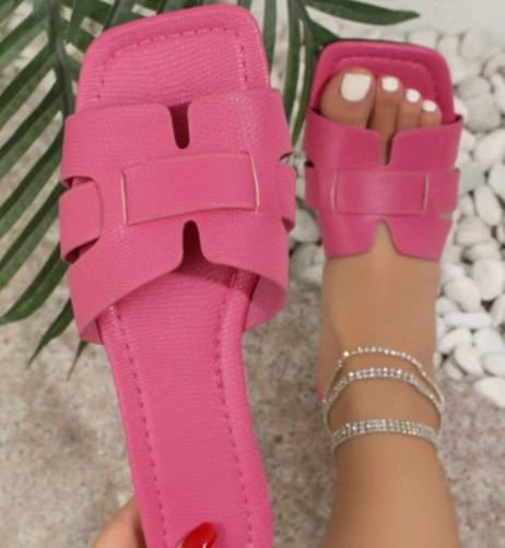 Sandalias simples con punta cuadrada