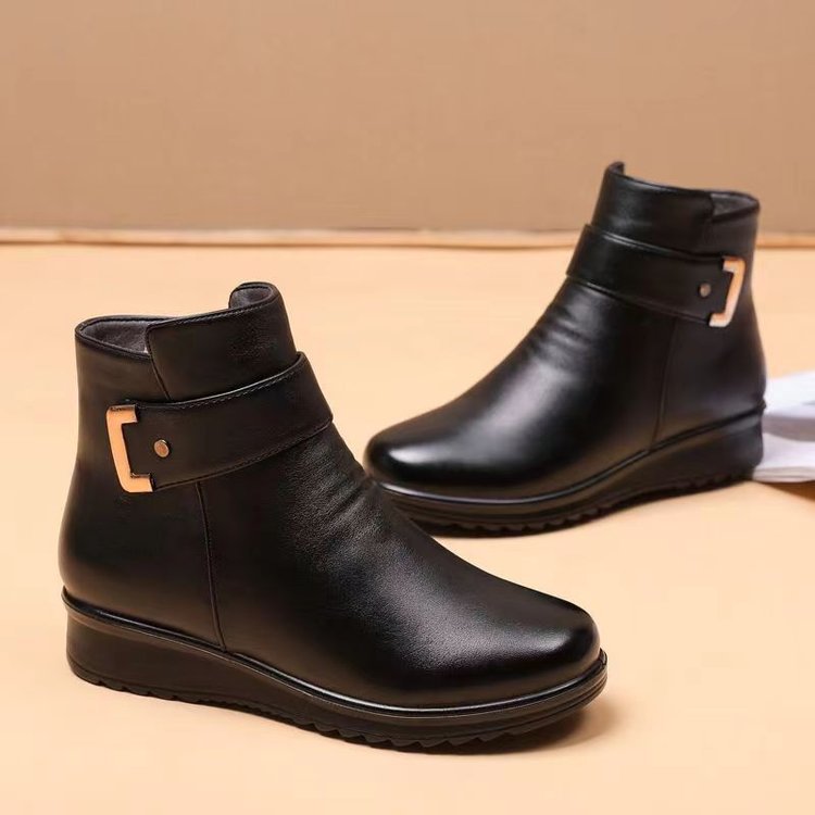 Botas de piel femenina (hebillas en forma de c)