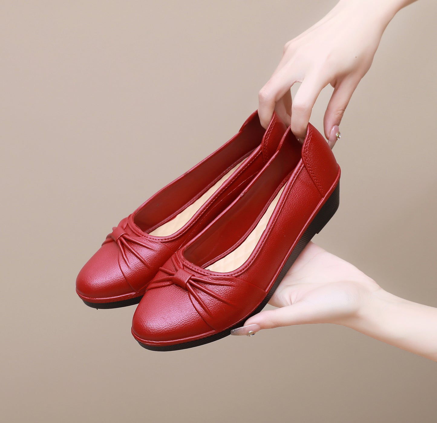 Zapatos de cuero con tacón de cuña de color liso