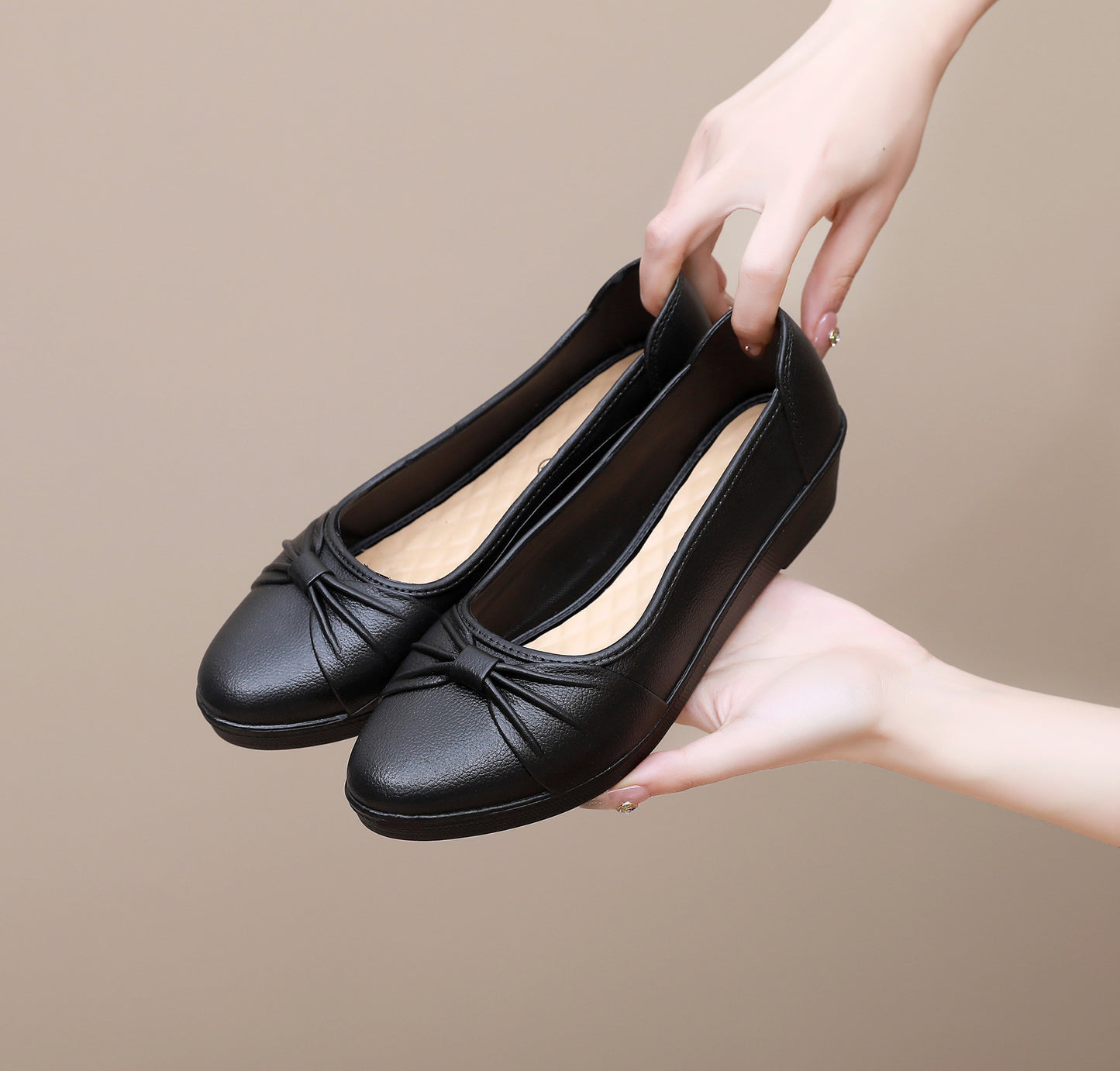 Zapatos de cuero con tacón de cuña de color liso