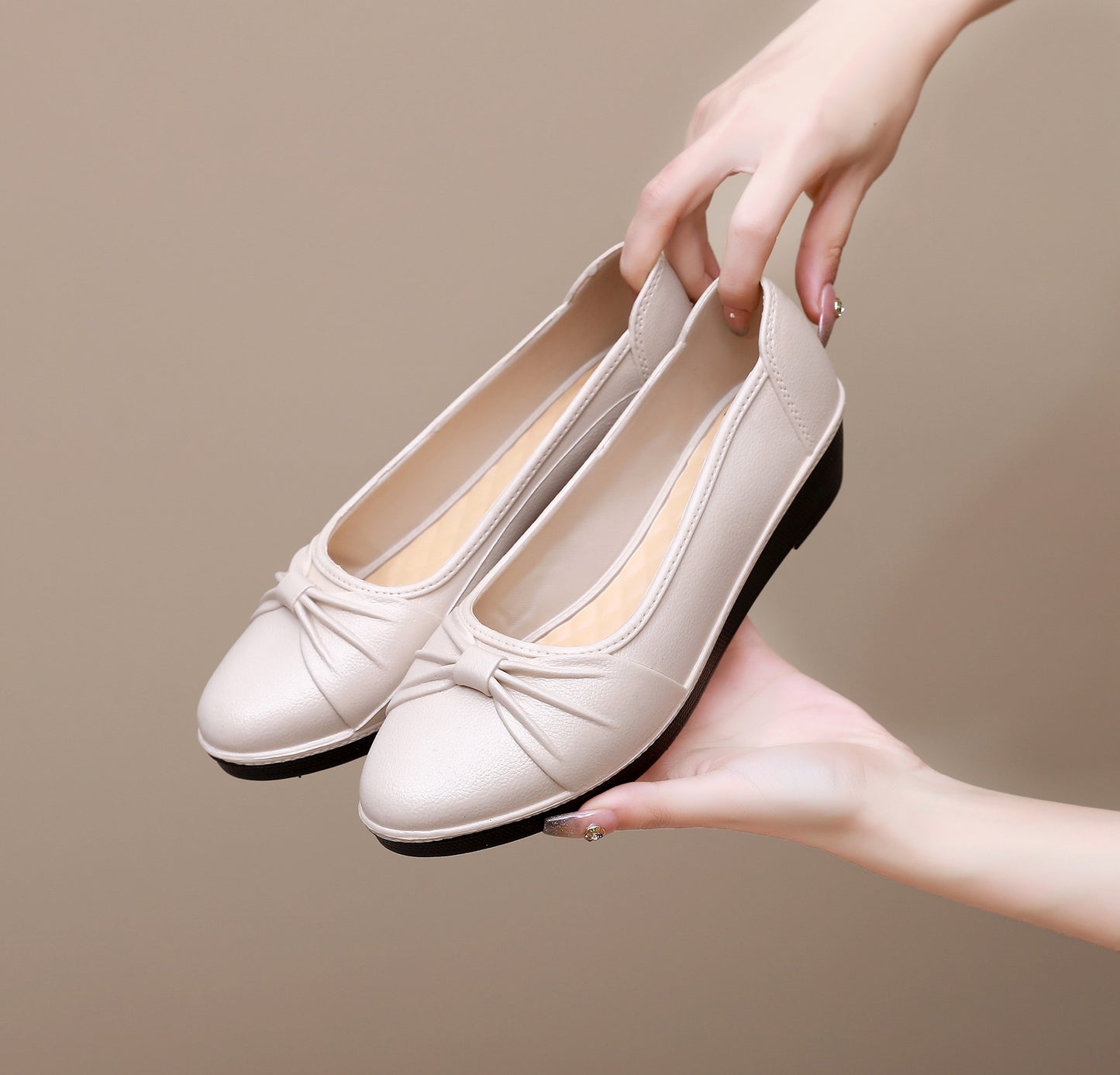 Zapatos de cuero con tacón de cuña de color liso